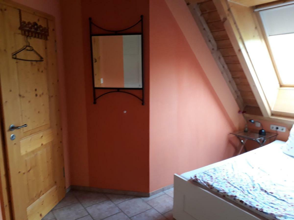 Gaestezimmer In Traumhafter Lage Neben Der Kurstadt Oberthulba المظهر الخارجي الصورة